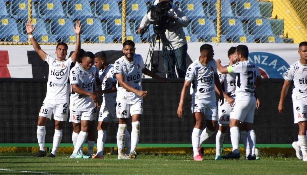 Alianza Se Lleva El Cl Sico Ante Guila Y Logra Su Primer Triunfo Del