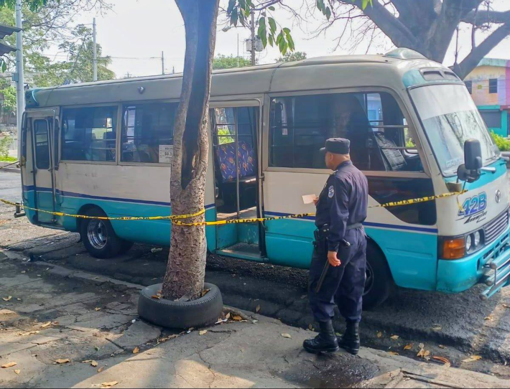 Hombre Muere Dentro De Un Microb S B En Plaza Zurita Diario El Mundo