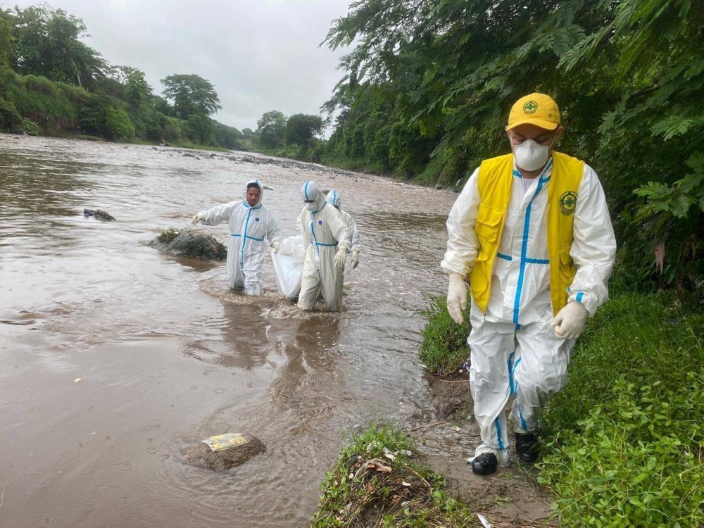 Encuentran Dos Cad Veres Uno En R O Acelhuate Y Otro En Una Hacienda