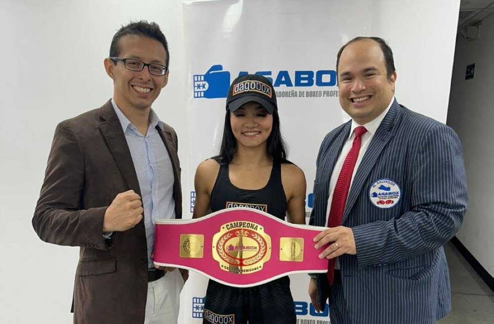 Asabox entrega cinturón a Susan Gavidia campeona centroamericana