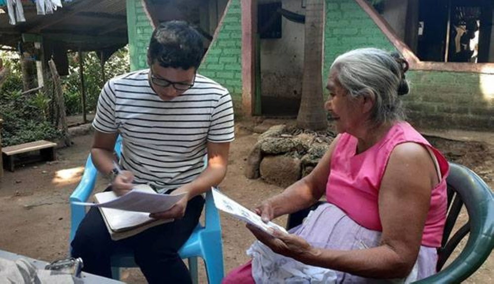 Desde 2016 Martínez comenzó sus visitas a Santo Domingo de Guzmán para aprender y documentar el náhuat. / Cortesía