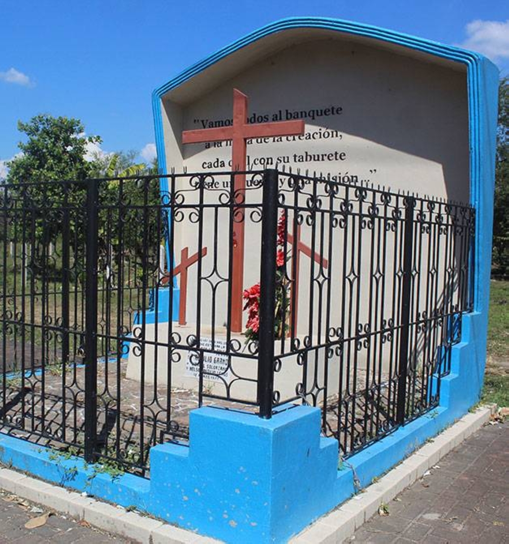 El monumento Las Tres Cruces es el lugar donde fueron asesinados los futuros beatos Nelson Rutilio Lemus, junto a Manuel Solórzano y el padre Rutilio Grande. / Gabriel Aquino.