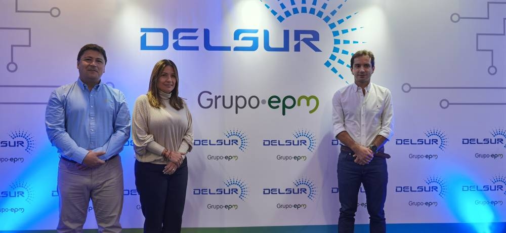 Daniel Arango Ángel, vicepresidente de Gestión de Negocios; Carolina Quinteros, gerente de DELSUR; y Andrés Moreno Múnera, vicepresidente de Transmisión.