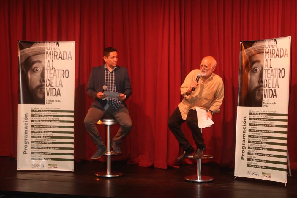 A la izquierda el actor y encargado de comunicaciones de teatro Luis Poma, Fernando Rodríguez.
A la derecha el director de teatro Luis Poma, Roberto Salomón.