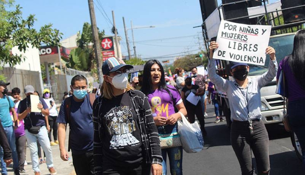 Manifestantes protestaron contra los asesinatos de mujeres y las desapariciones.