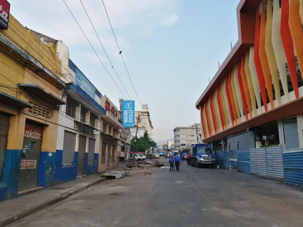 Así lucen las calles aledañas al mercado Hula Hula, tras el desalojo de los vendedores. /Leonardo Cerón. 