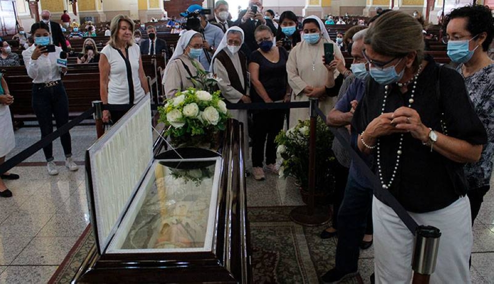 Recuerdan vida y obra de monseñor Saénz Lacalle en sus exequias