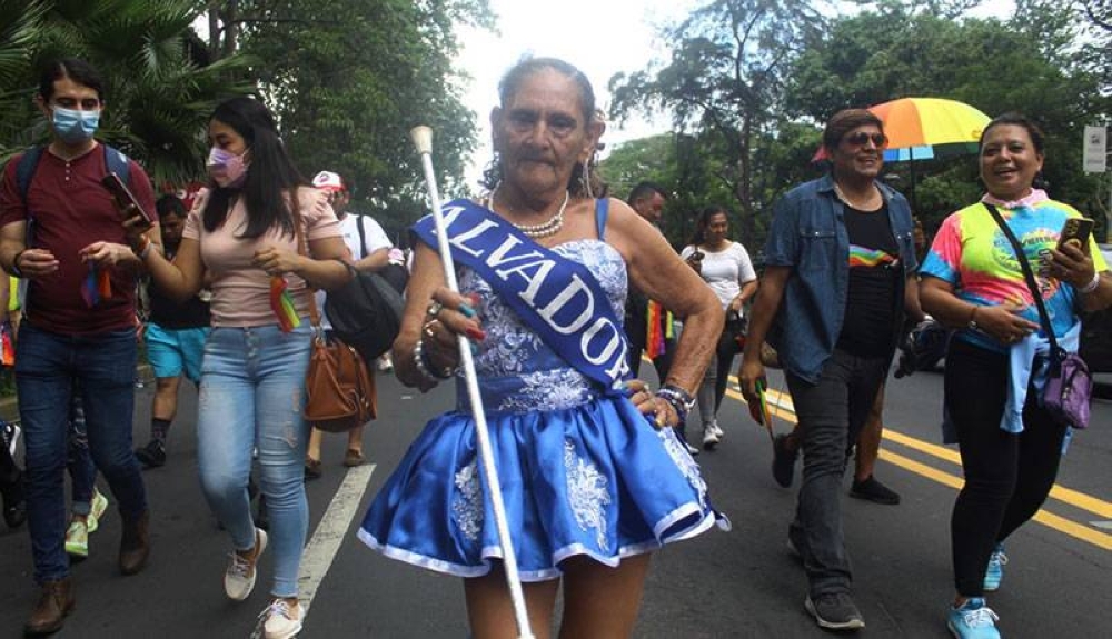 Bailarina Yajaira fue parte de la marcha por Día Internacional del Orgullo LGBTIQ+ Foto: Gabriel Aquino