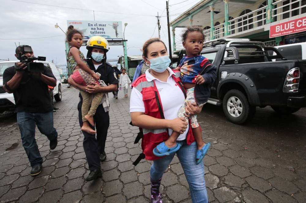 Evacuaciones en Blufields, Nicaragua. / Oswaldo Rivas, AFP. 