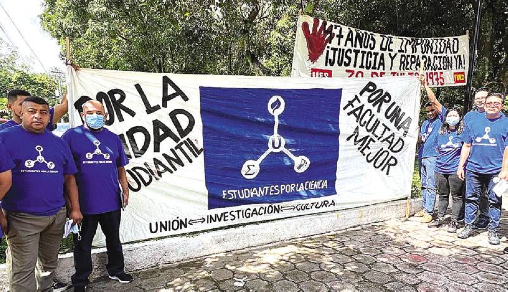 El viernes, estudiantes de Matemáticas protestaron por el recorte presupuestario. /Leonardo Cerón