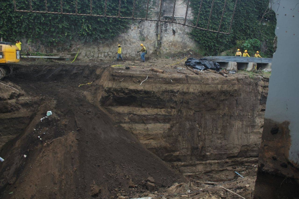 Así lucía la cárcava más grande de la residencial, recien formada el jueves en Brisas de San Francisco. Gabriel Aquino