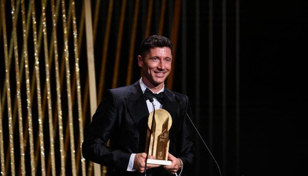 Robert Lewandowski Recibe El Trofeo Gerd Müller - Diario El Mundo