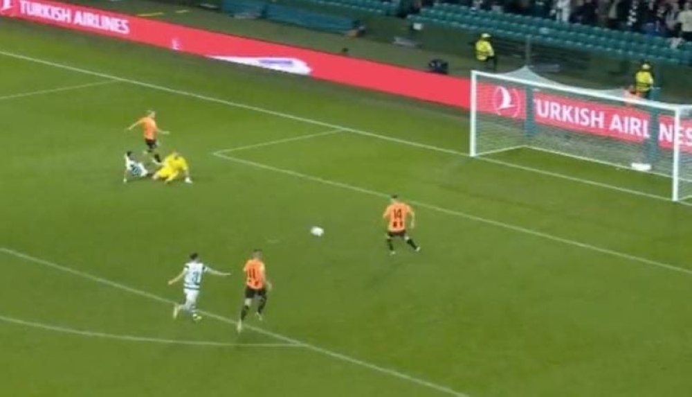 The player misses an unusual goal that could give Shakhtar victory over Celtic in the Champions League