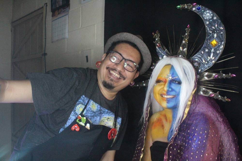 Alirio Ruano, joven promesa del maquillaje artístico - Diario El Mundo