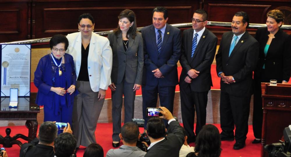 En noviembre de 2015, la Asamblea Legislativa le entregó la Orden al Mérito 5 de noviembre de 1811, es la máxima distinción otorgada por la Asamblea Legislativa de El Salvador a los hombres y mujeres de nacionalidad salvadoreña o extranjera que se distingan por 