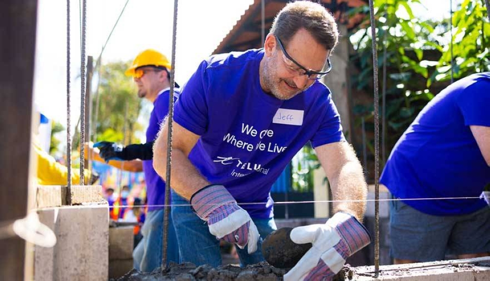 Puritt no dudó en ponerse los guantes y sumarse al voluntariado del “TELUS Days of Giving