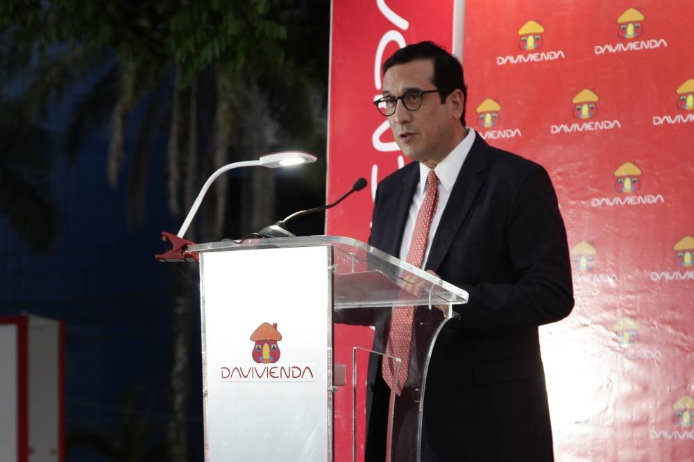 Lic. Eduardo Chacón Giammattei, Gerente de Mercadeo y Asuntos Públicos de Banco Davivienda, invitó a todos los salvadoreños a apreciar la muestra “Inspiraciones del alma 2022”