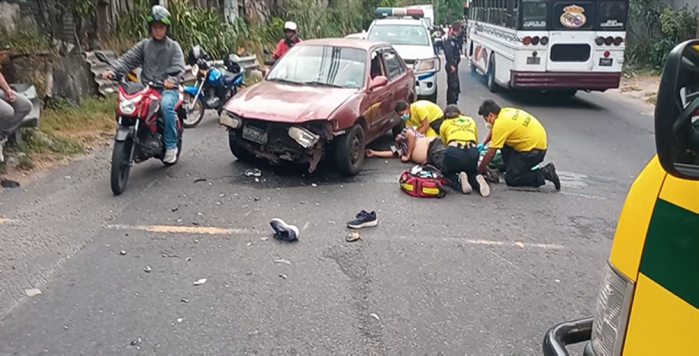 Motociclista Result Lesionado Tras Invadir Carril Y Chocar Contra Un Autom Vil En Soyapango