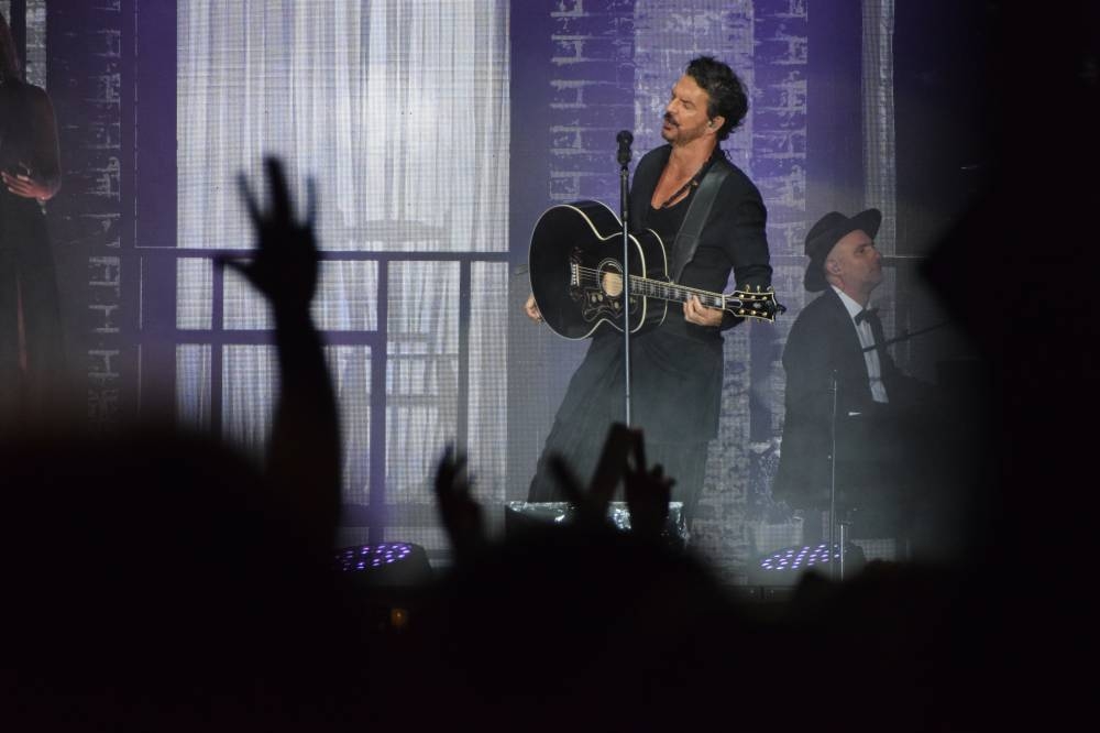 Ricardo Arjona en concierto en el Estadio Cuscatlan de San Salvador como parte de su gira 