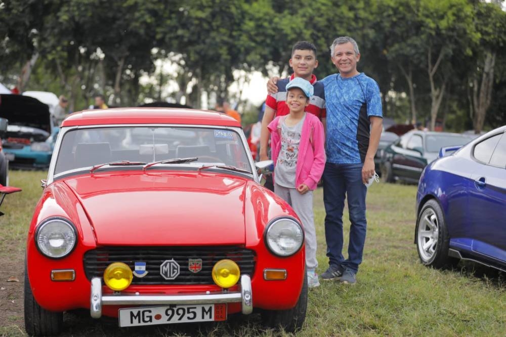 Niños y mayores disfrutaron del Car Show Arianna 2022. / Cortesía.