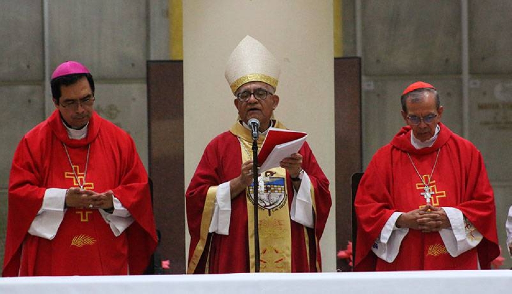 El presidente del Consejo Episcopal Latinoamericano, Miguel Cabrejos, ofició la misa. / F. Valle 