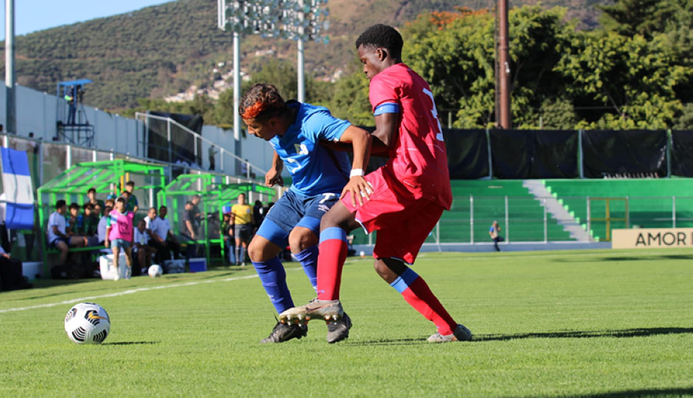 Christopher Argueta es el goleador de la Selecta sub-17. Cortesía La Selecta