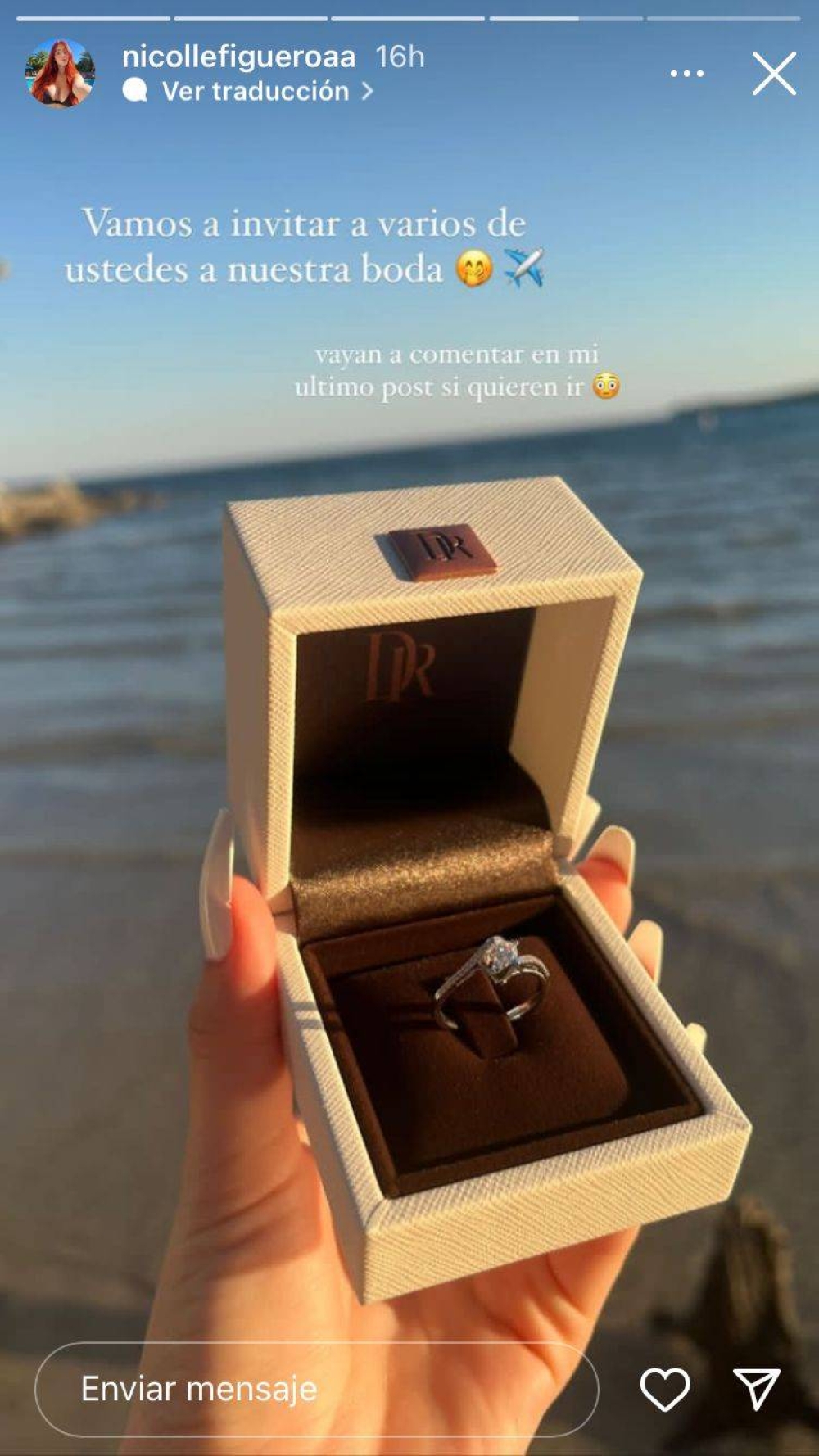 Santaneka didn't hesitate to show off her engagement ring in her stories.