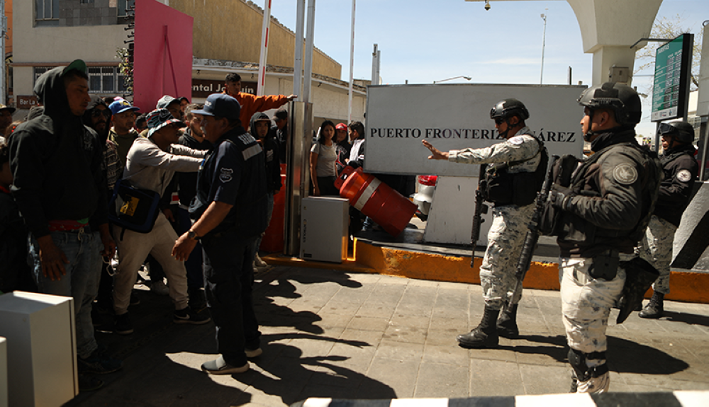 Border Patrol keeps illegal immigrants from entering the bridge between the US and Mexico.AFP