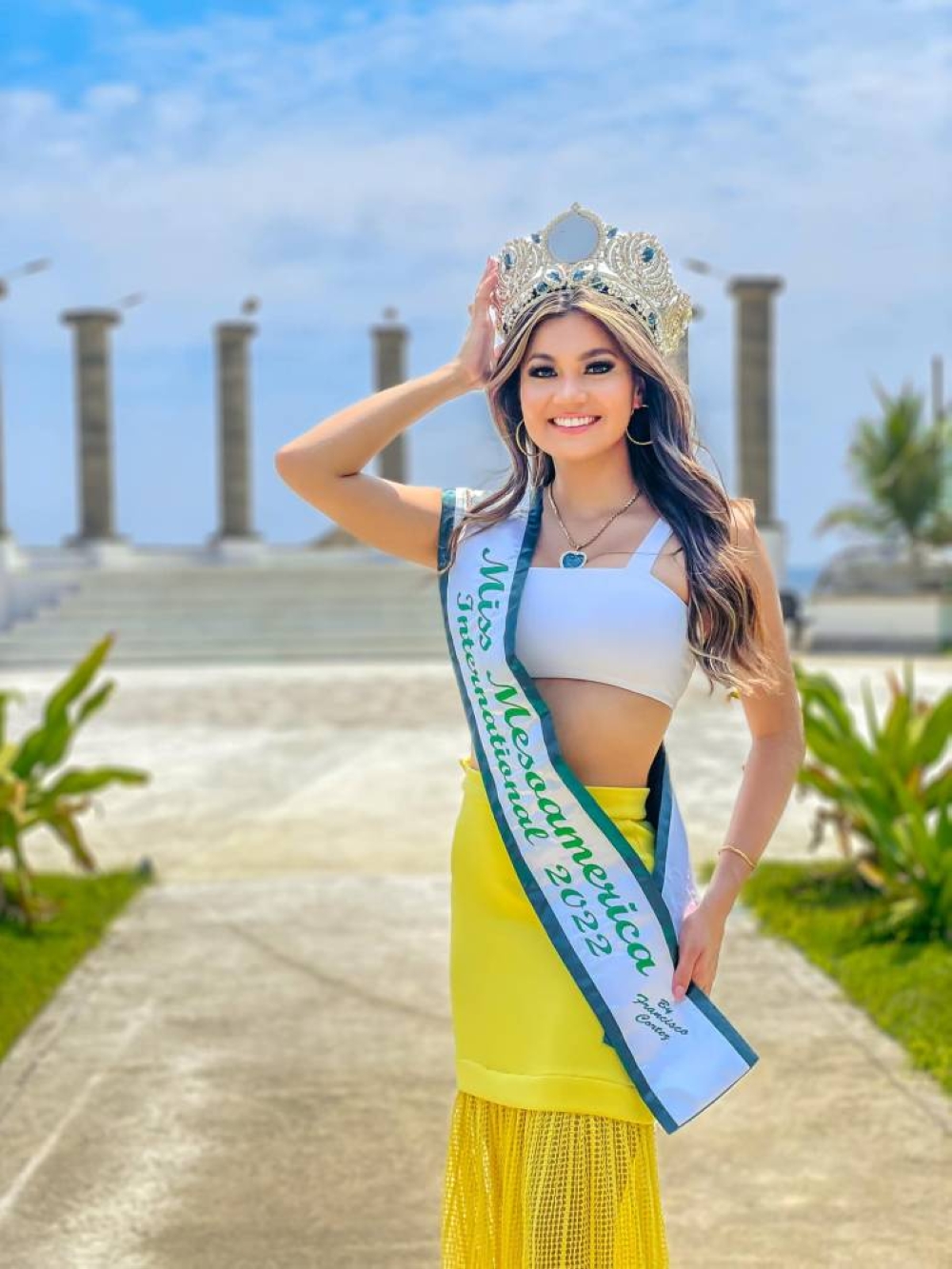 La paraguaya Lisel Ricalde, Miss Mesoamérica Internacional 2022, está cerca de entregar la corona a la nueva soberana.