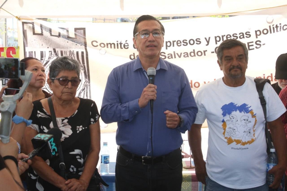 David Morales, abogado de Cristosal, pide la participación de las víctimas en la discusión.