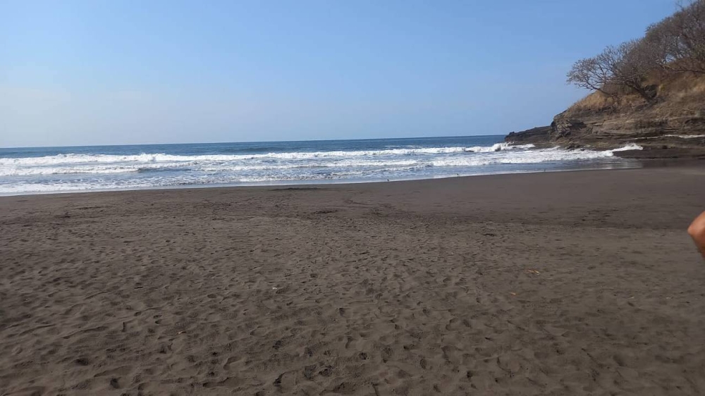 Una vista de la playa Shalpa Jicalpa, en La Libertad, donde murió la turista estadounidense. / Cortesía.