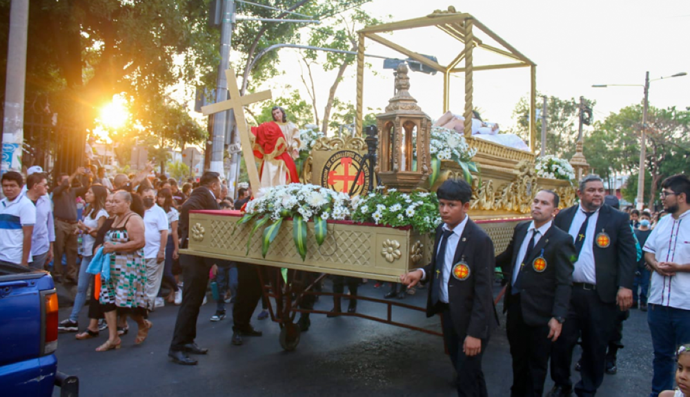 El Santo Entierro en San Miguel también reavivó la fe de los católicos. Cortesía Gobernación