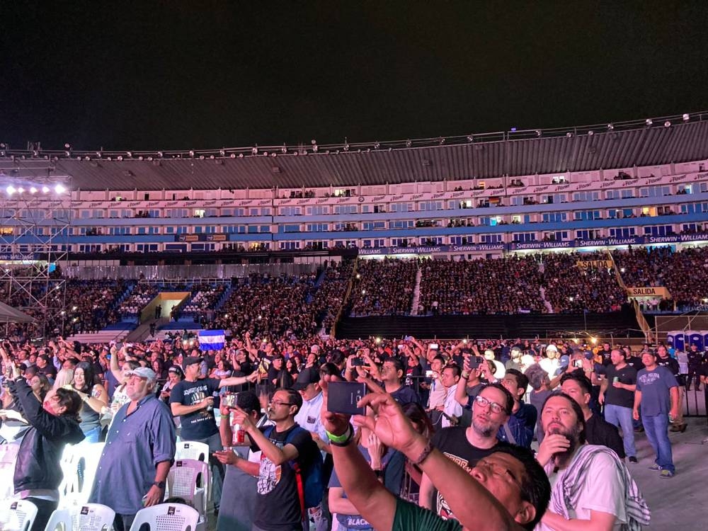 El estadio Cuscatlán recibió a miles de almas para disfrutar con Scorpions. / Foto: Jhoel Díaz