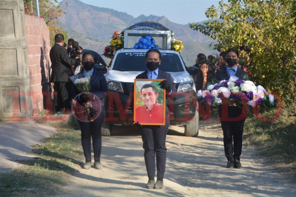 Toda la comunidad de Los Melara, en Chalatenango, se mostró consternada por la muerte de ambos salvadoreños. / Lisbeth Ayala. 