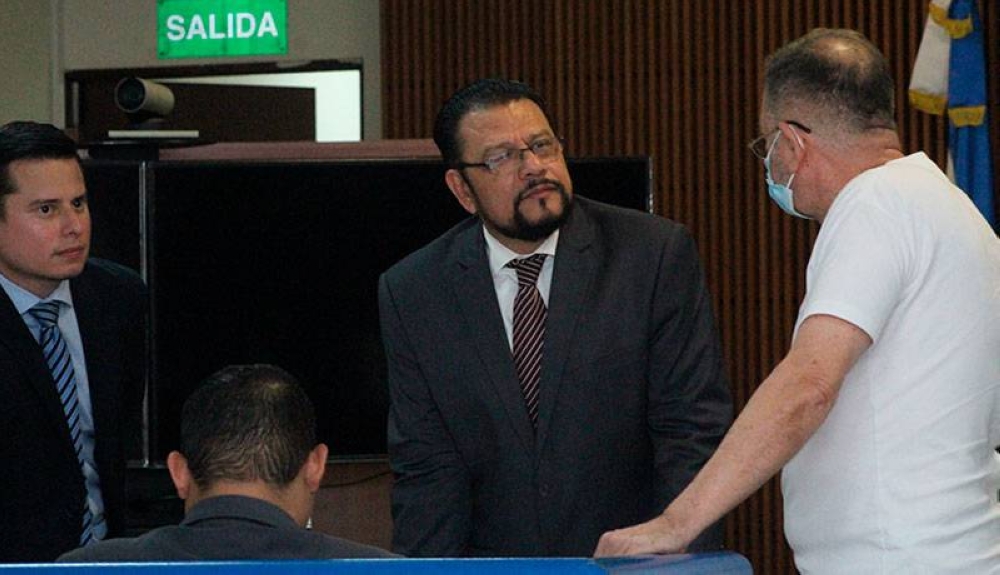 El exministro también es defendido por Manuel Chacón, quien fue asesor del Ministerio de la Defensa en 2017. / Lisbeth Ayala