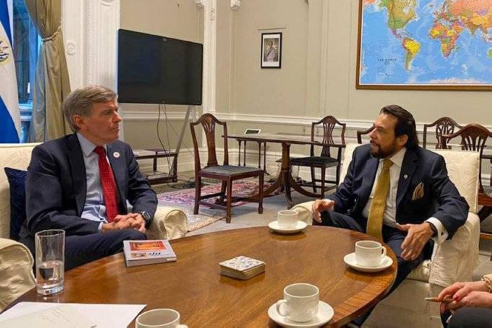El vicepresidente Félix Ulloa, a la derecha, y el ministro de Relaciones Exteriores del Reino Unido para las Américas y el Caribe, David Rutley. / Vicepresidencia.