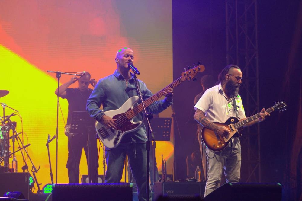 Willy Rodríguez, bajista y cantante junto a Omar Silva, guitarrista de la banda Cultura Profética. / Dennis Acosta.