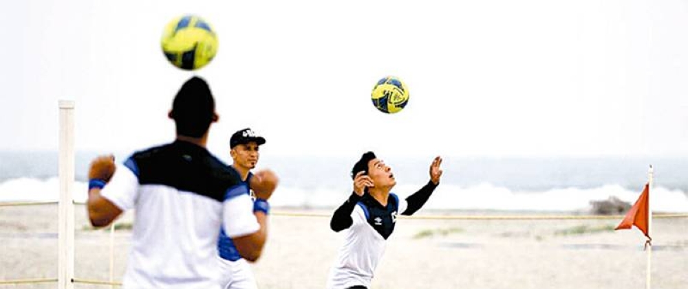 El jugador de la UES Beach Soccer, Rogelio Rauda, debutará en un premundial con la Selecta playera.