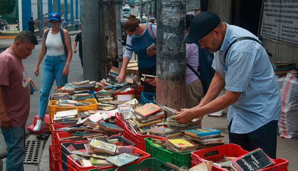 Los Vendedores De Libros Usados Se Despiden: “Infinitas Gracias ...