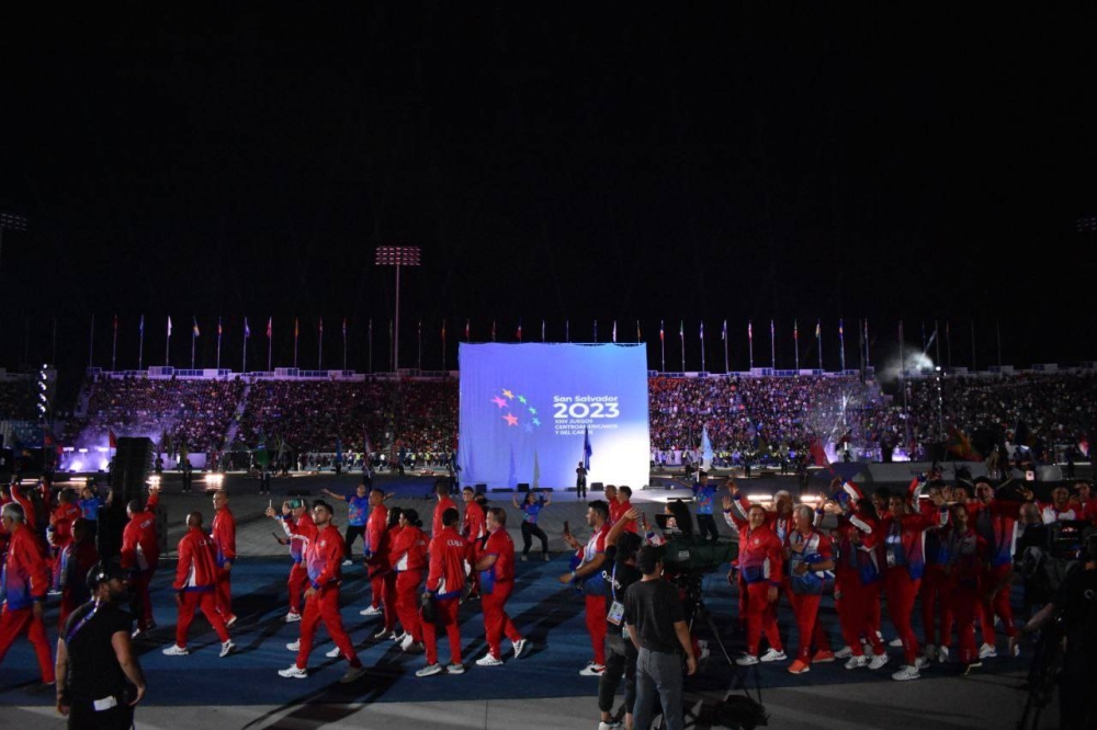 Las delegaciones de los 37 paises participantes desfilaron en la inauguración de los Juegos de San Salvador 2023. Foto de Emerson Del Cid.