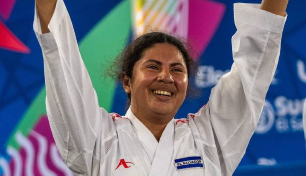 Andrea Ruiz consigue medalla de bronce en karate. / Team ESA