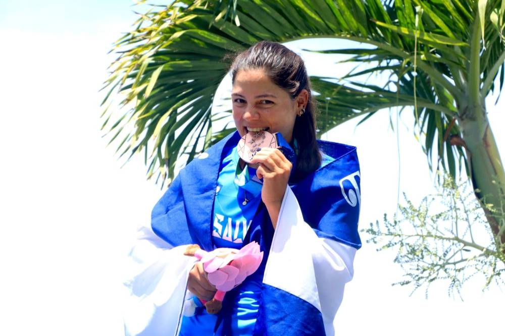 Adriana Escobar en Remo se quedó con la primer medalla de Bronce para la delegación salvadoreña. / Team ESA