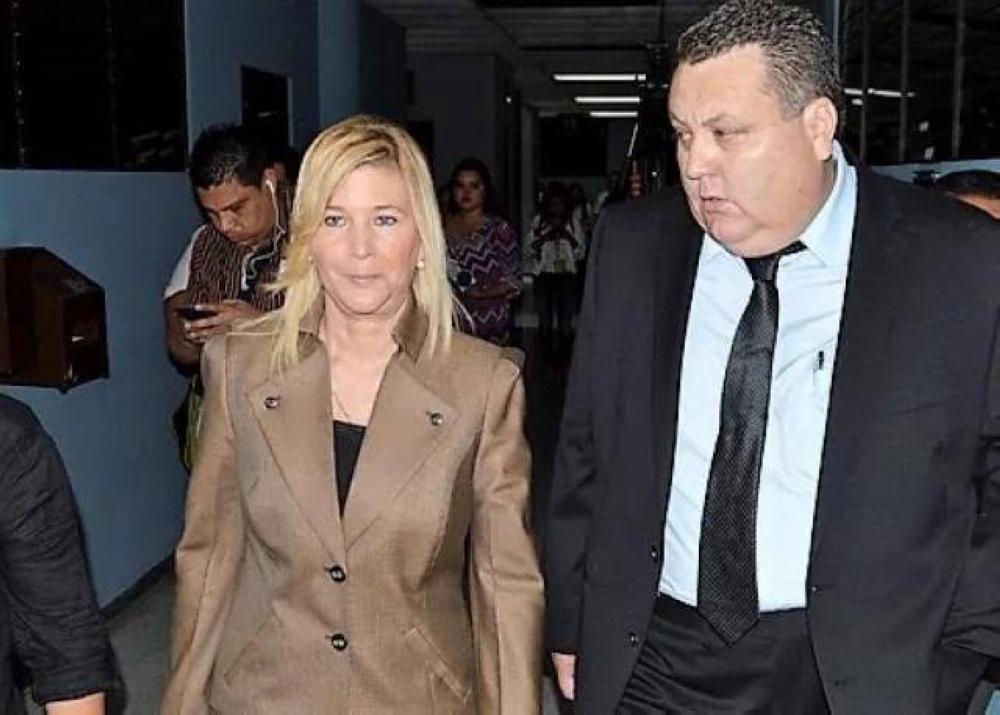 En calidad de abogado, Miguel Ángel Flores defendió a la exprimera dama Ana Ligia de Saca. / DEM