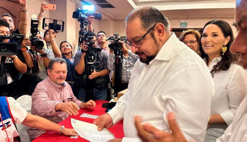 Joel Sánchez e Hilcia Bonilla fueron ratificados como fórmula presidencial de ARENA. / Cortesía