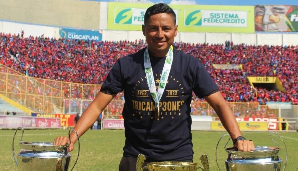 Tricampeón en reservas es el nuevo técnico de Santa Tecla FC Diario