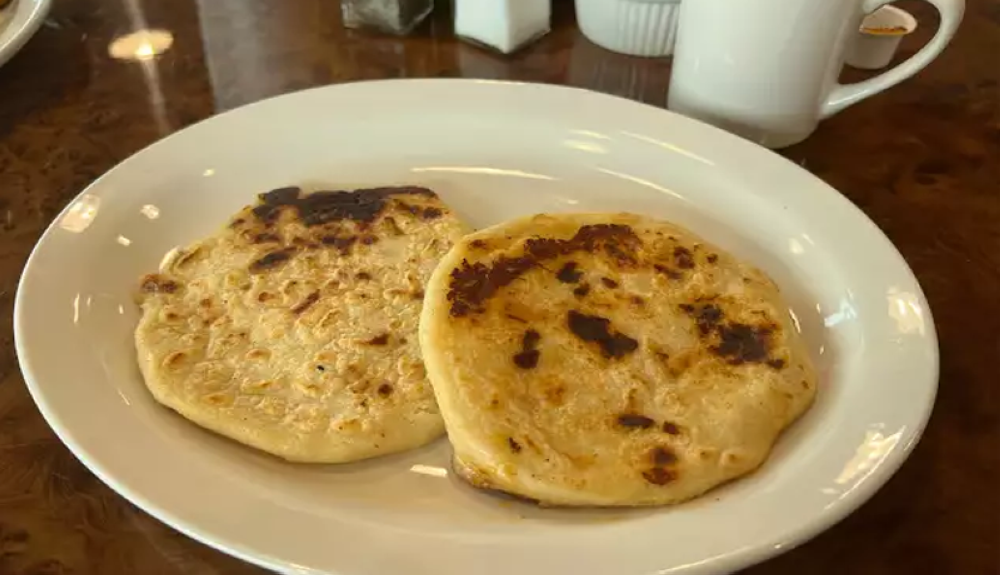 Las pupusas son una de las especialidades que ofrece el restaurante / Cortesía MySA.