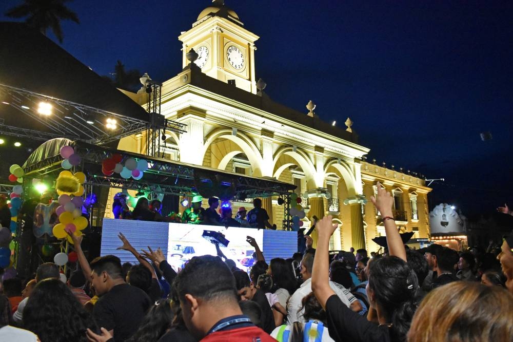 El recorrido culminó en la Plaza Libertad, frente a la alcaldía de Santa Ana. Foto/Emerson Del Cid