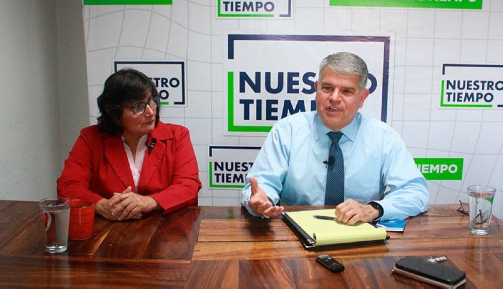 Celia Medrano y Luis Parada, candidatos a vicepresidenta y presidente, respectivamente, por el partido Nuestro Tiempo. / F.V.