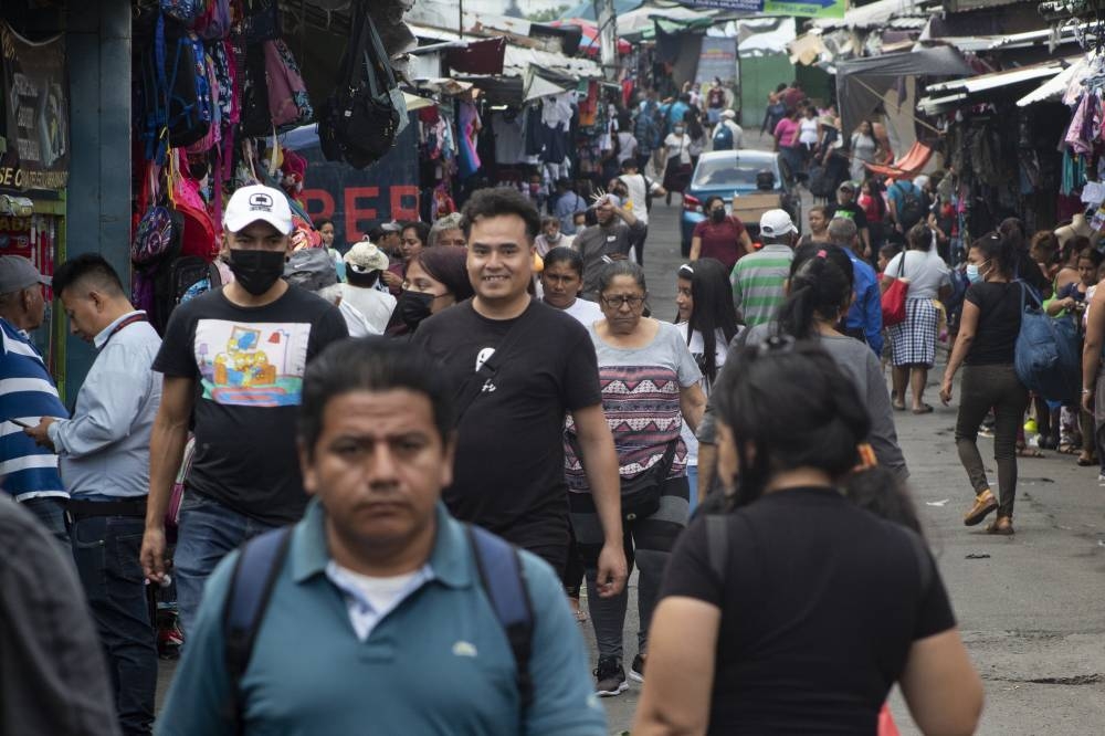 Latinobarómetro dice que El Salvador tiene una democracia débil: menos del 50 % apoya la democracia; pero un 64 % apoya su desempeño. / Emerson Del Cid