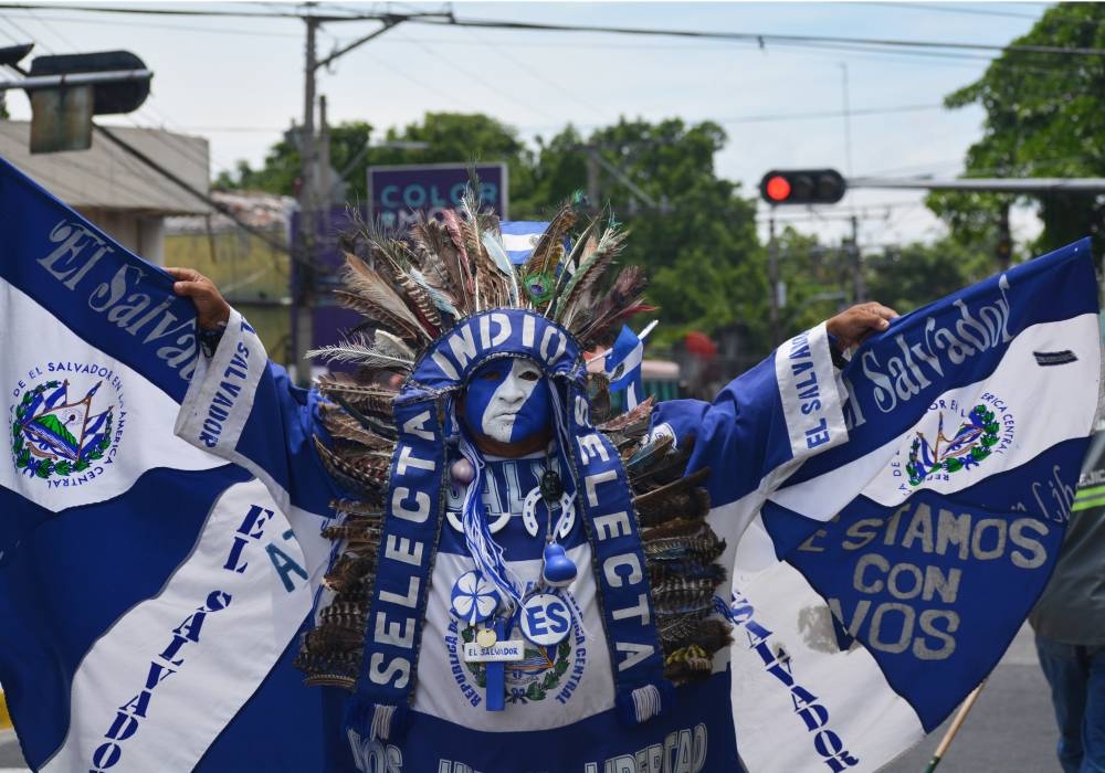 El Indio Cuscatleco haciendo presente en las fiestas patronales de Mejicanos.  Lisbeth Ayala